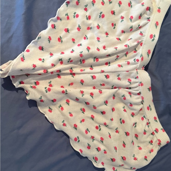 Floral Ruffle Shorts - Picture 2 of 3